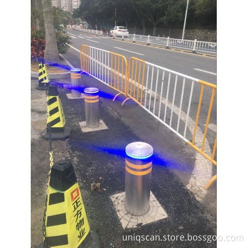 Security retractable road block barriers bollards